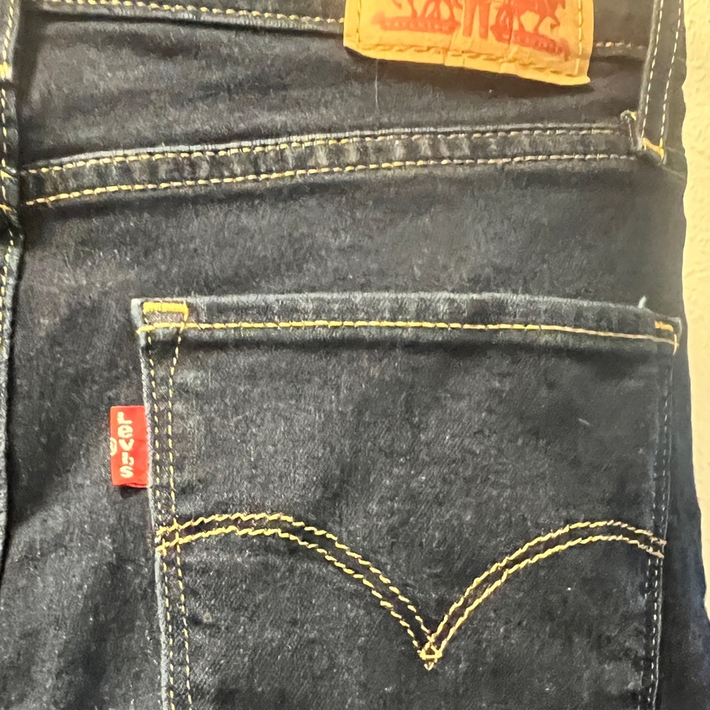 Levi’s Women’s  721 High-Rise Skinny jeans - red tag. - Picture 3 of 9